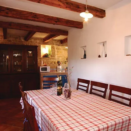 Villa Dusan 1212 *